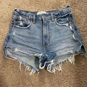 Abercrombie high rise mom shorts